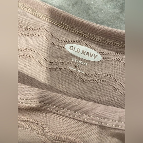 Old Navy Pink Mauve Textured Wave Stripe Short Sleeve Everywear Tee Shirt Size L - Picture 10 of 11